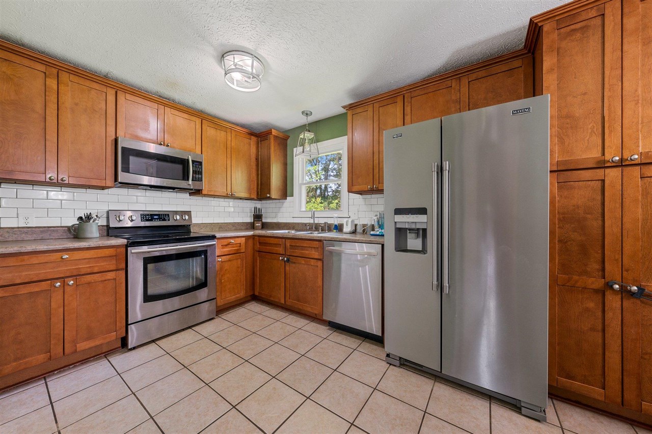 172 Rolling Drive Property Photo 7