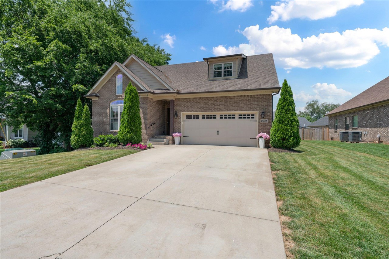 2934 Pennyroyal Lane Property Photo 2