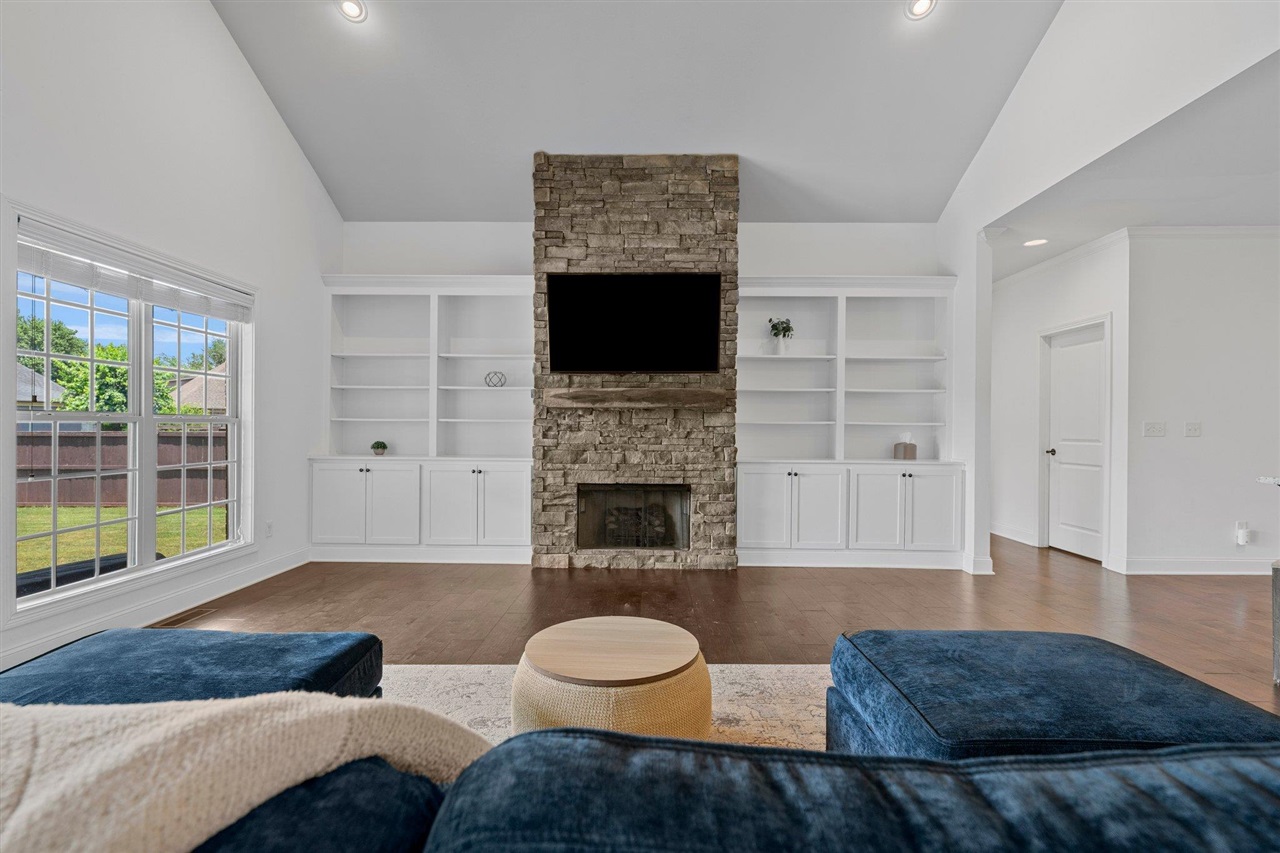 2934 Pennyroyal Lane Property Photo 7