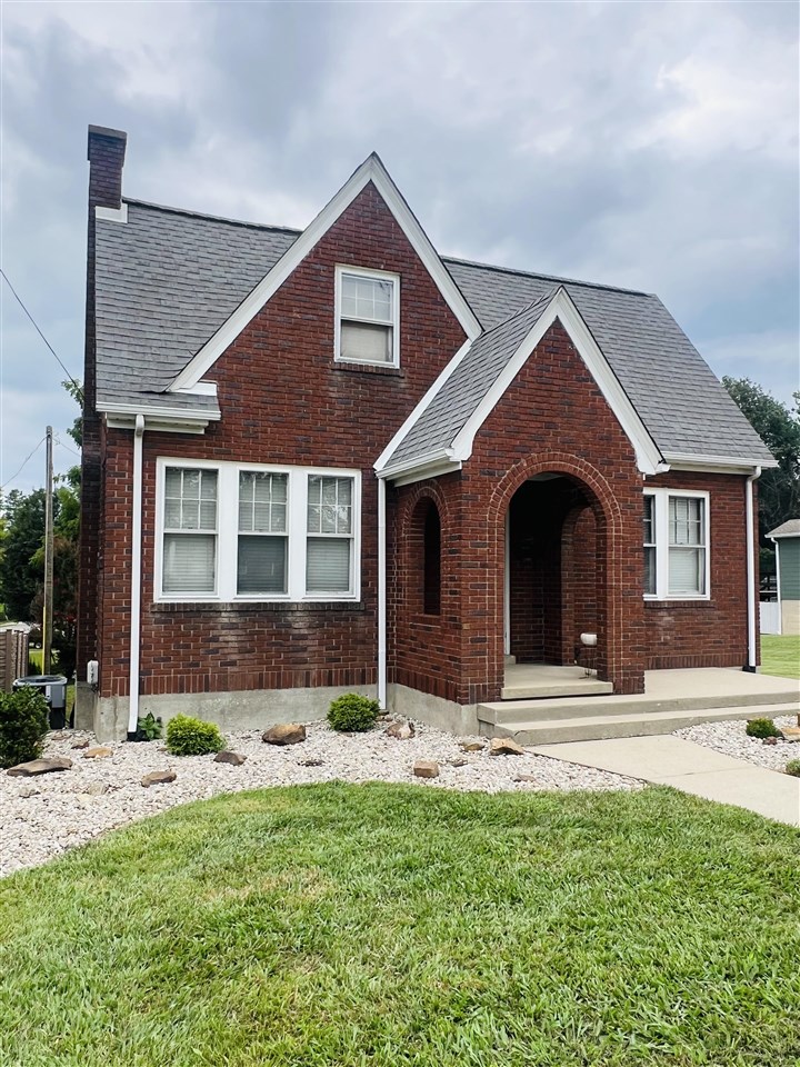 213 Hopkinsville Street Property Photo 1