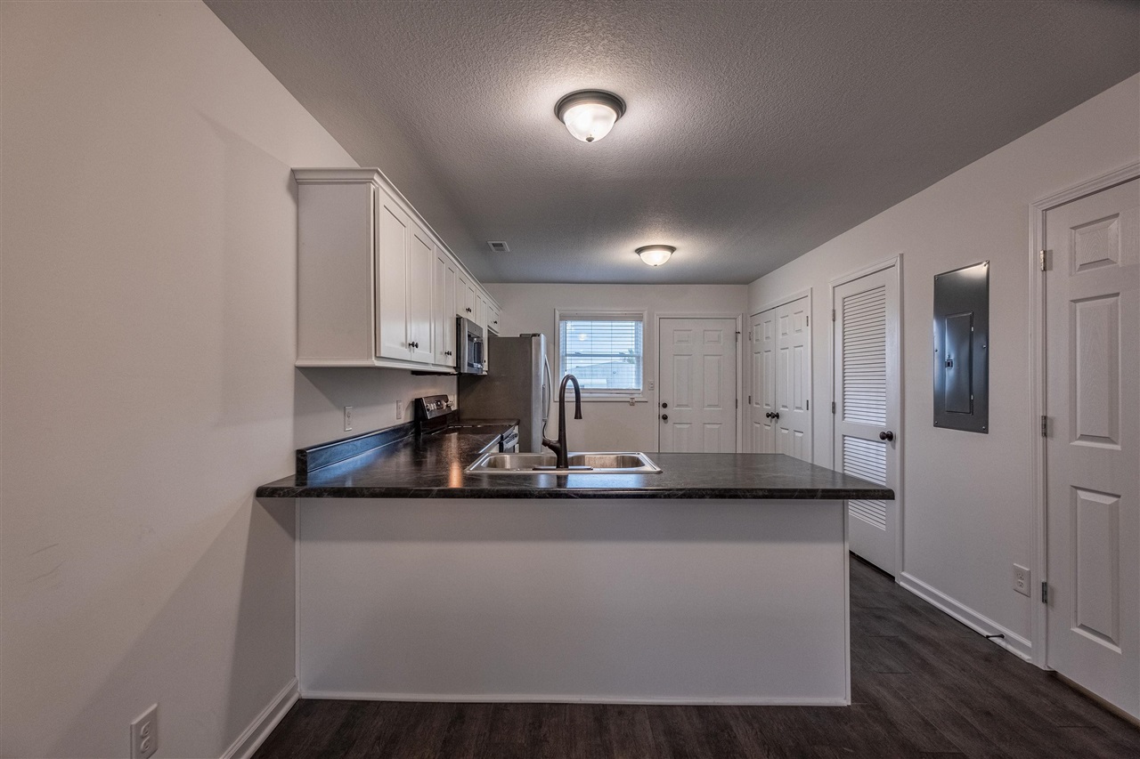 100 Commerce Street Property Photo 5
