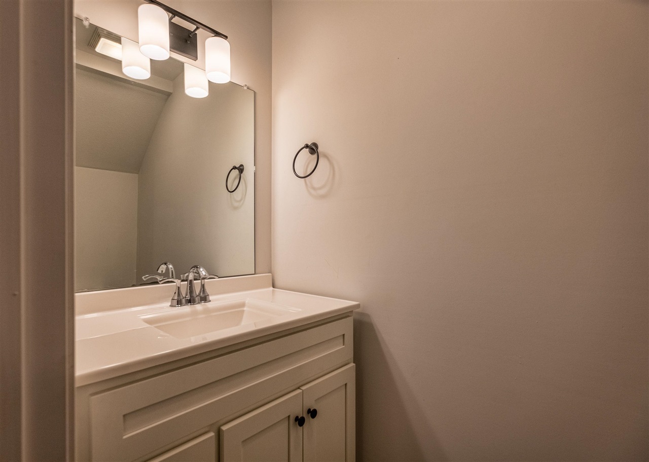 100 Commerce Street Property Photo 12