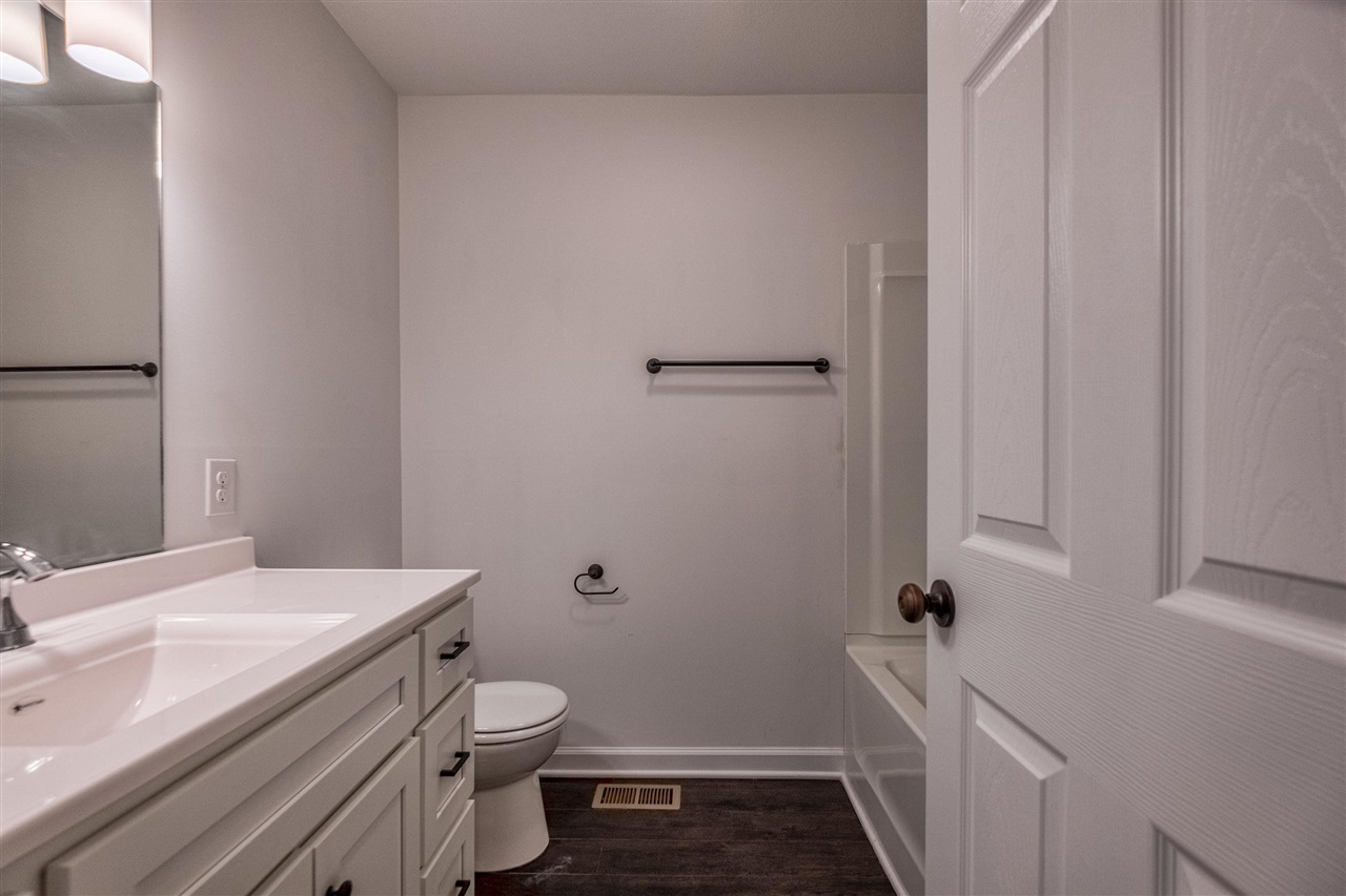 100 Commerce Street Property Photo 15