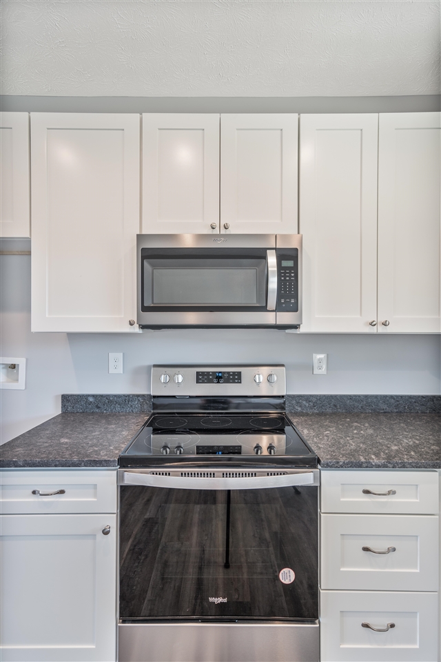 2691 Cedrus Avenue Property Photo 10