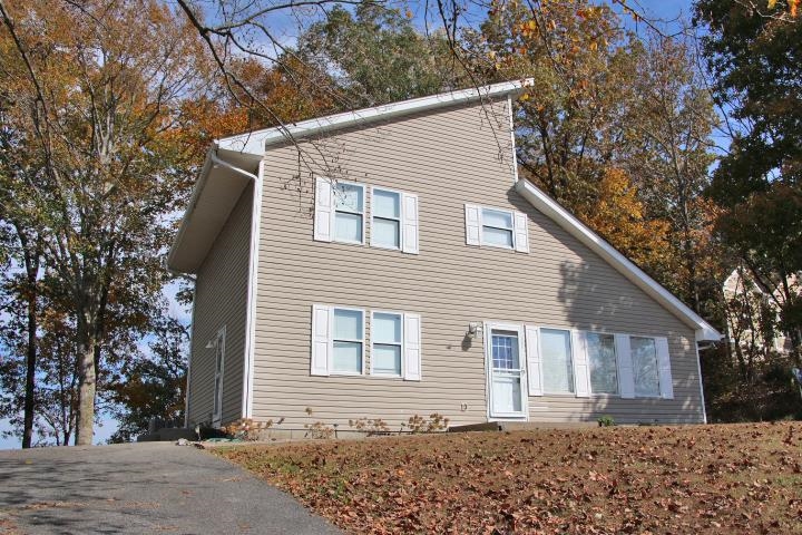 555 Lakeview Drive Property Photo 1