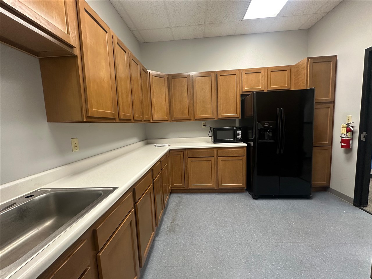 1690 Ring Road Property Photo 4