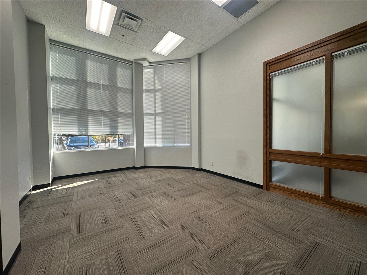 1690 Ring Road Property Photo 5