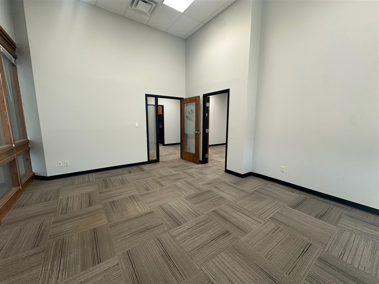 1690 Ring Road Property Photo 6