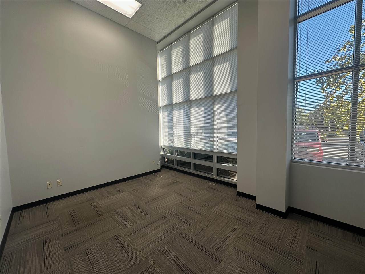 1690 Ring Road Property Photo 8