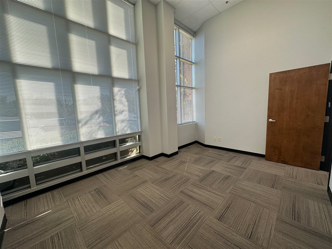 1690 Ring Road Property Photo 9