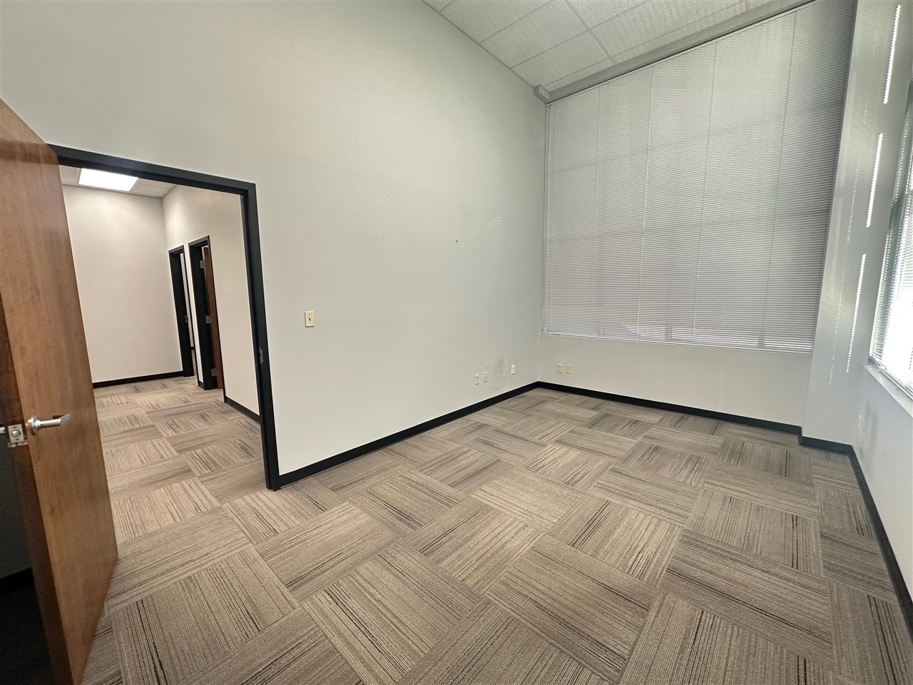 1690 Ring Road Property Photo 10