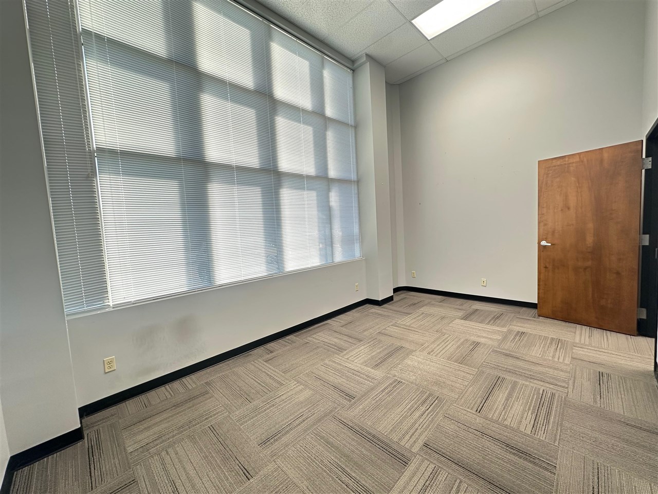 1690 Ring Road Property Photo 11