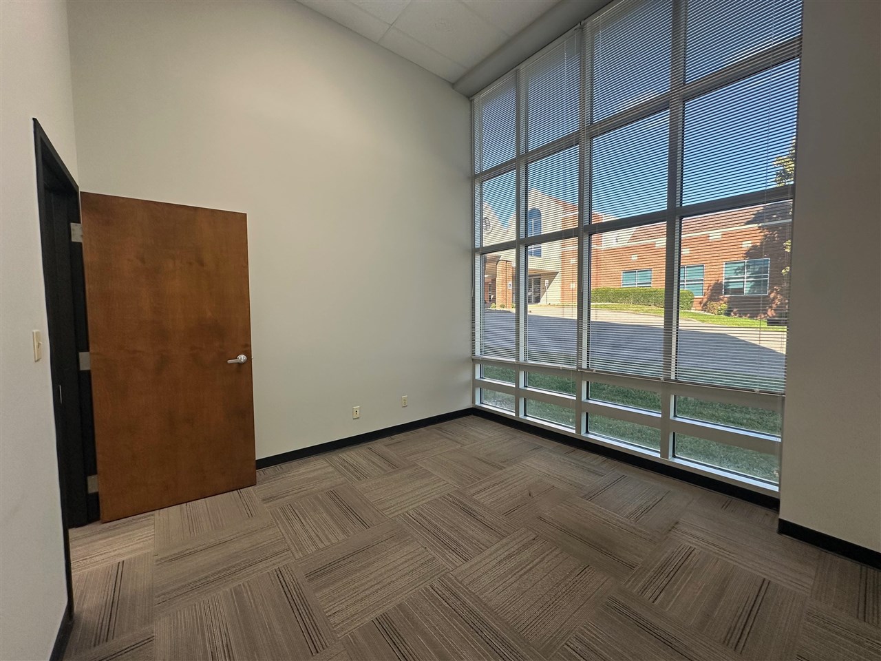 1690 Ring Road Property Photo 13