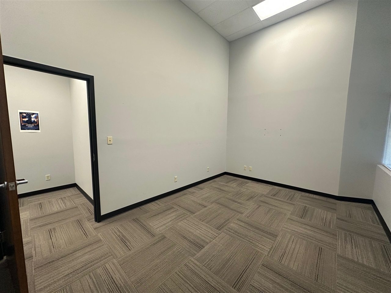 1690 Ring Road Property Photo 14