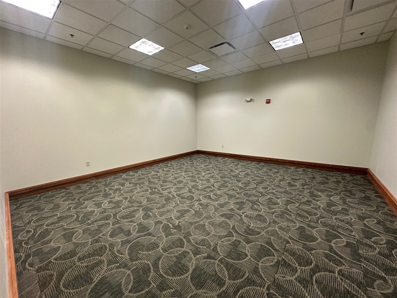 1690 Ring Road Property Photo 13