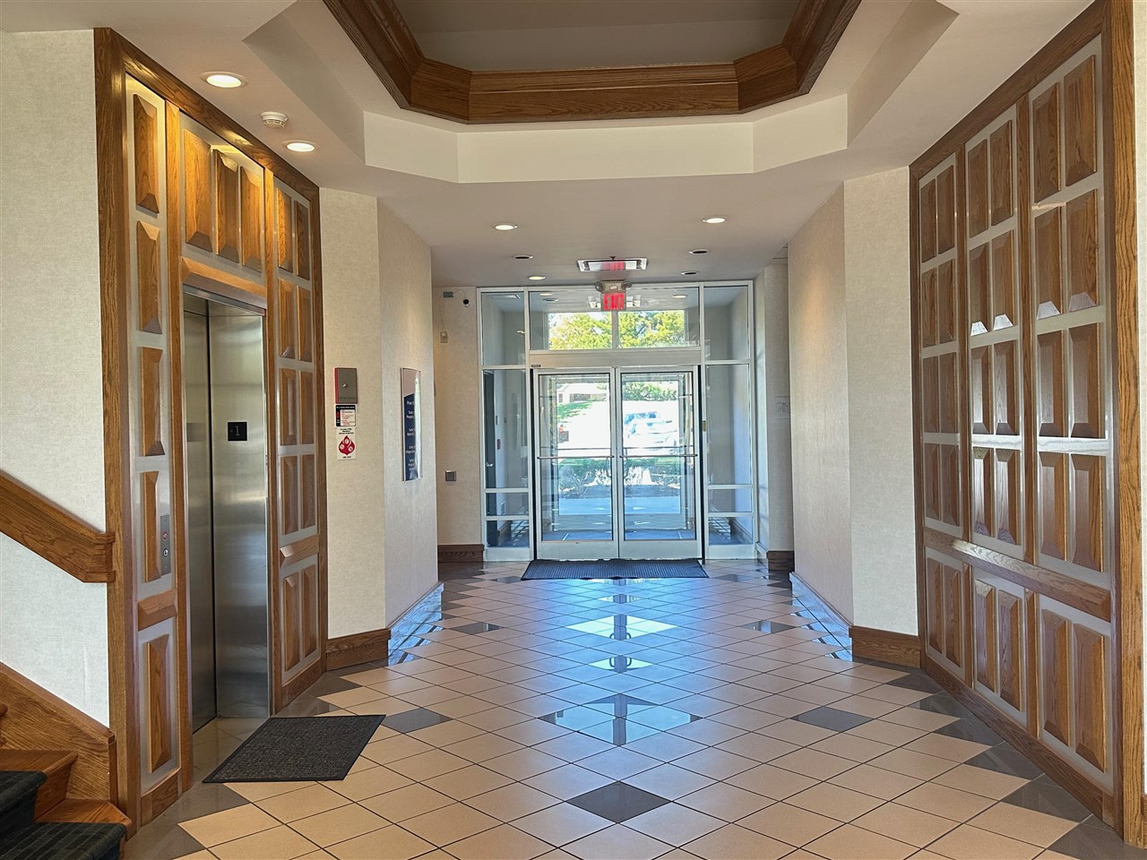 1690 Ring Road Property Photo 19