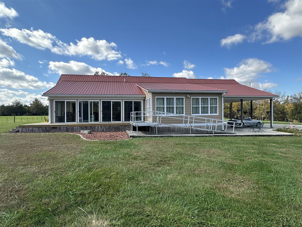 11144 Franklin Road Property Photo 7