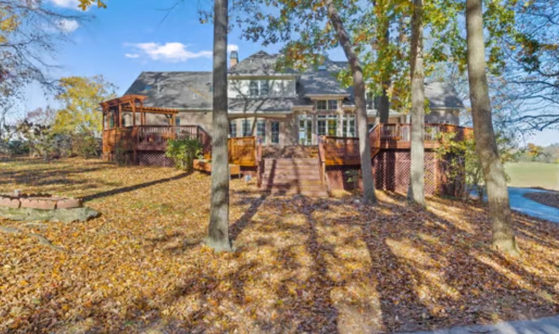 8425 Cemetery Road Property Photo 6