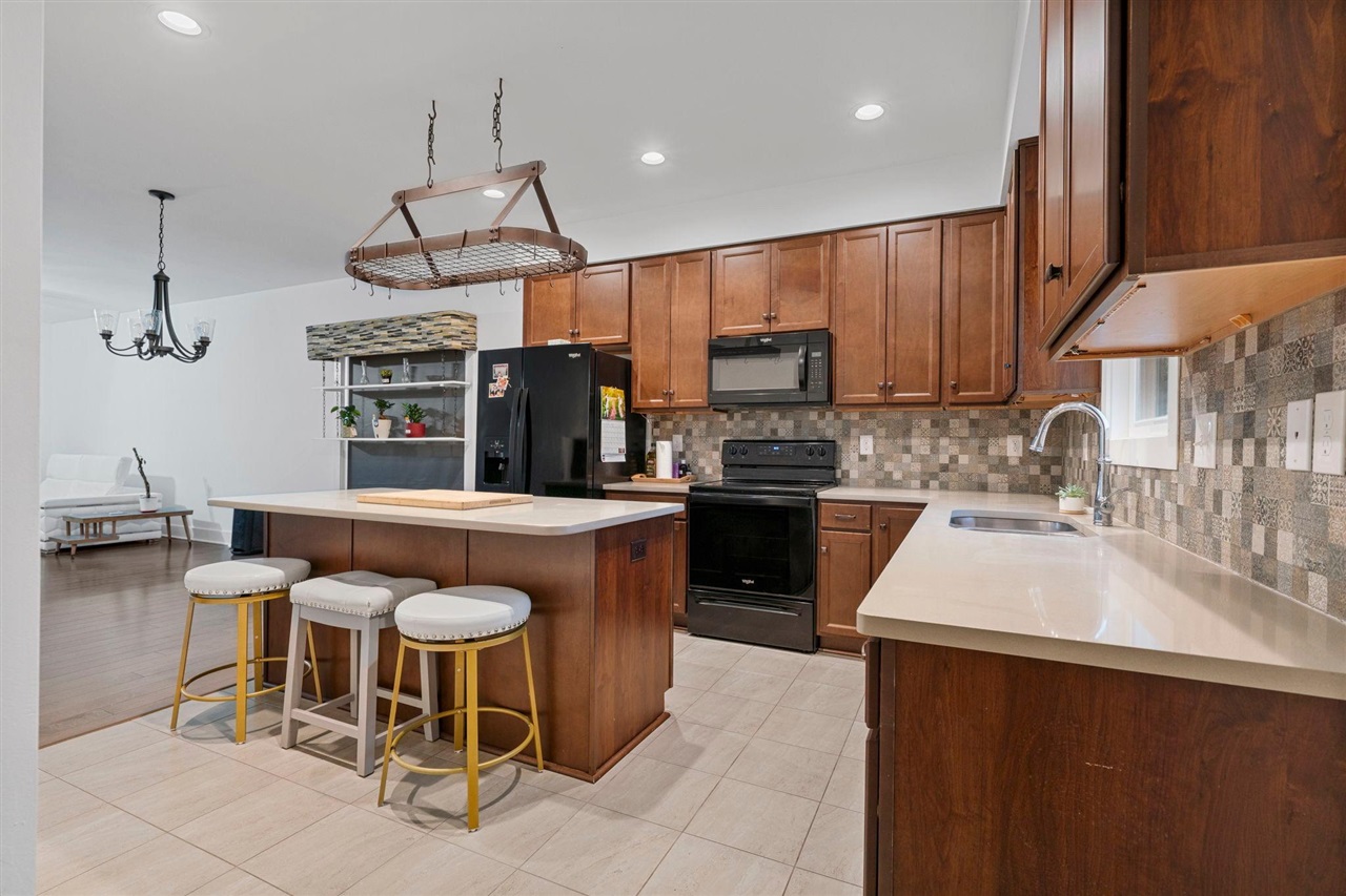 4182 Beechwood Lane Property Photo 6