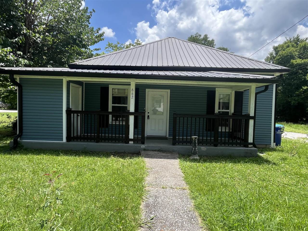 662 E 4th Street Property Photo 1