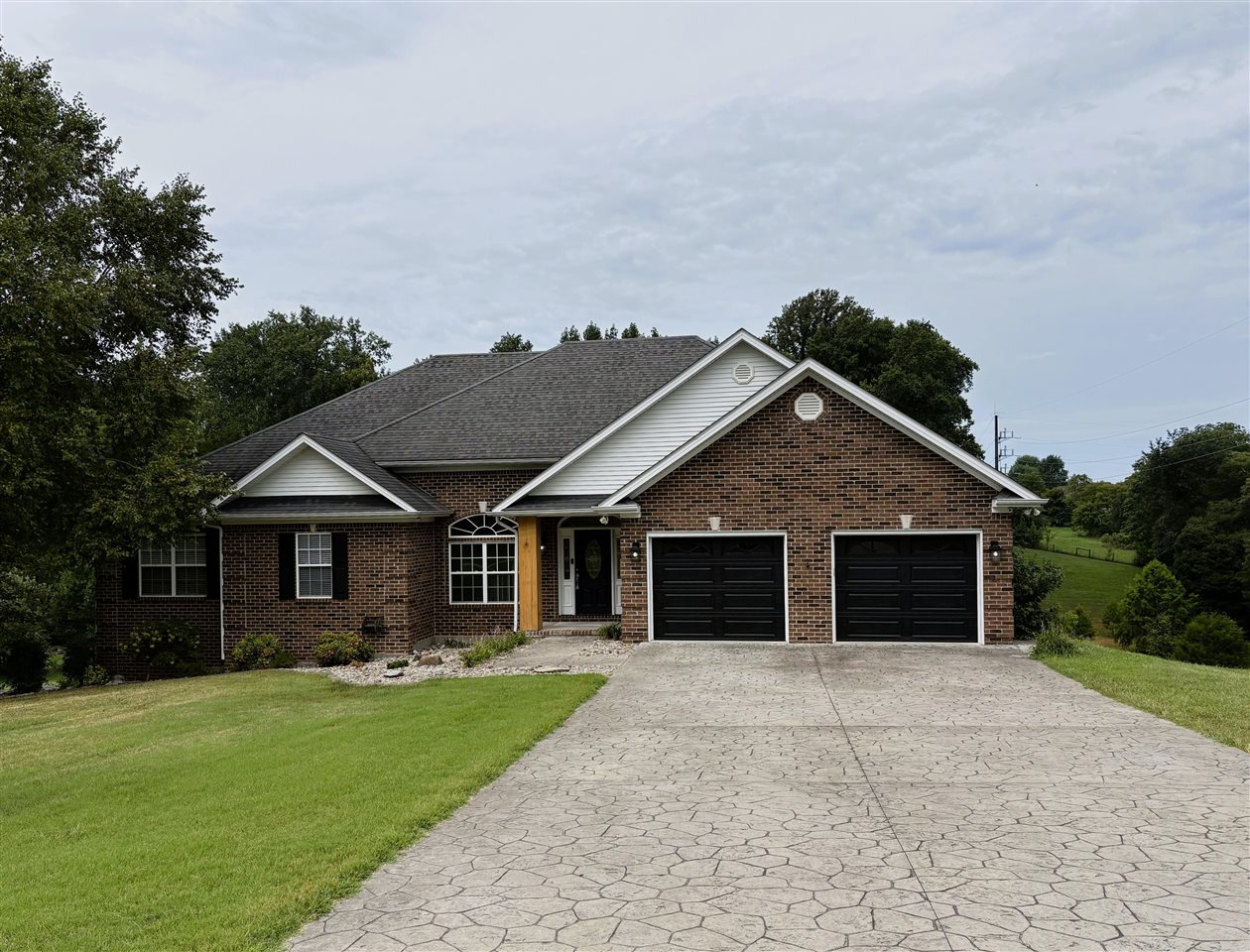 886 Megan Lane Property Photo 1