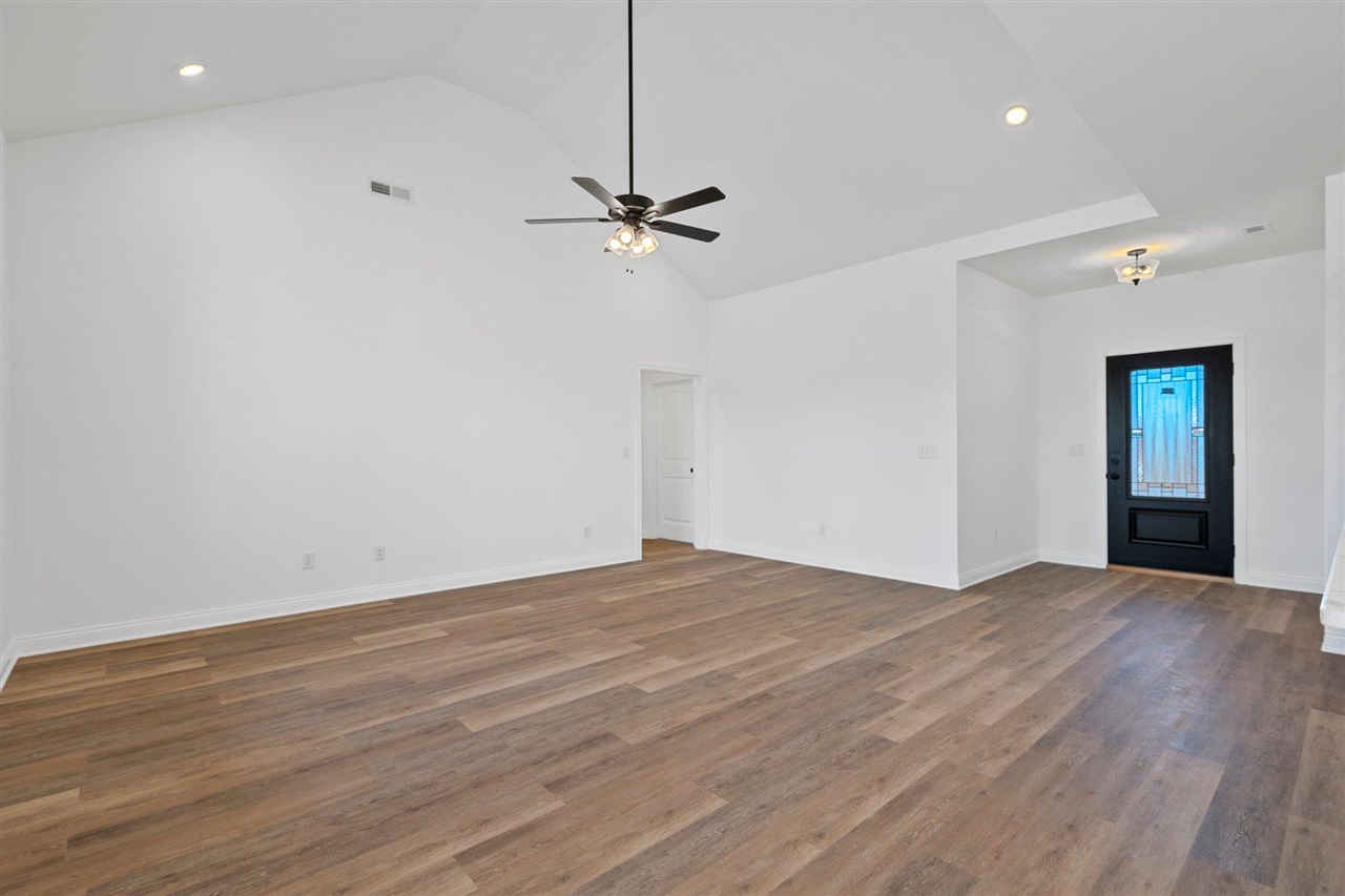 8740 Merrill Circle Property Photo 4