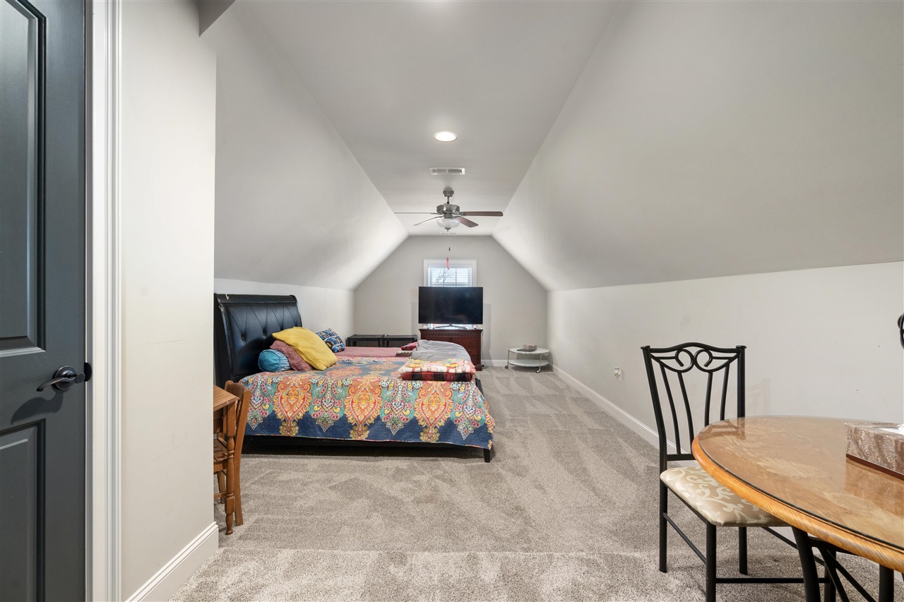 8634 Pebblestone Lane Property Photo 18