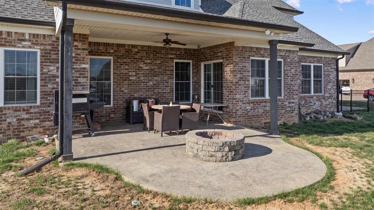 8634 Pebblestone Lane Property Photo 19