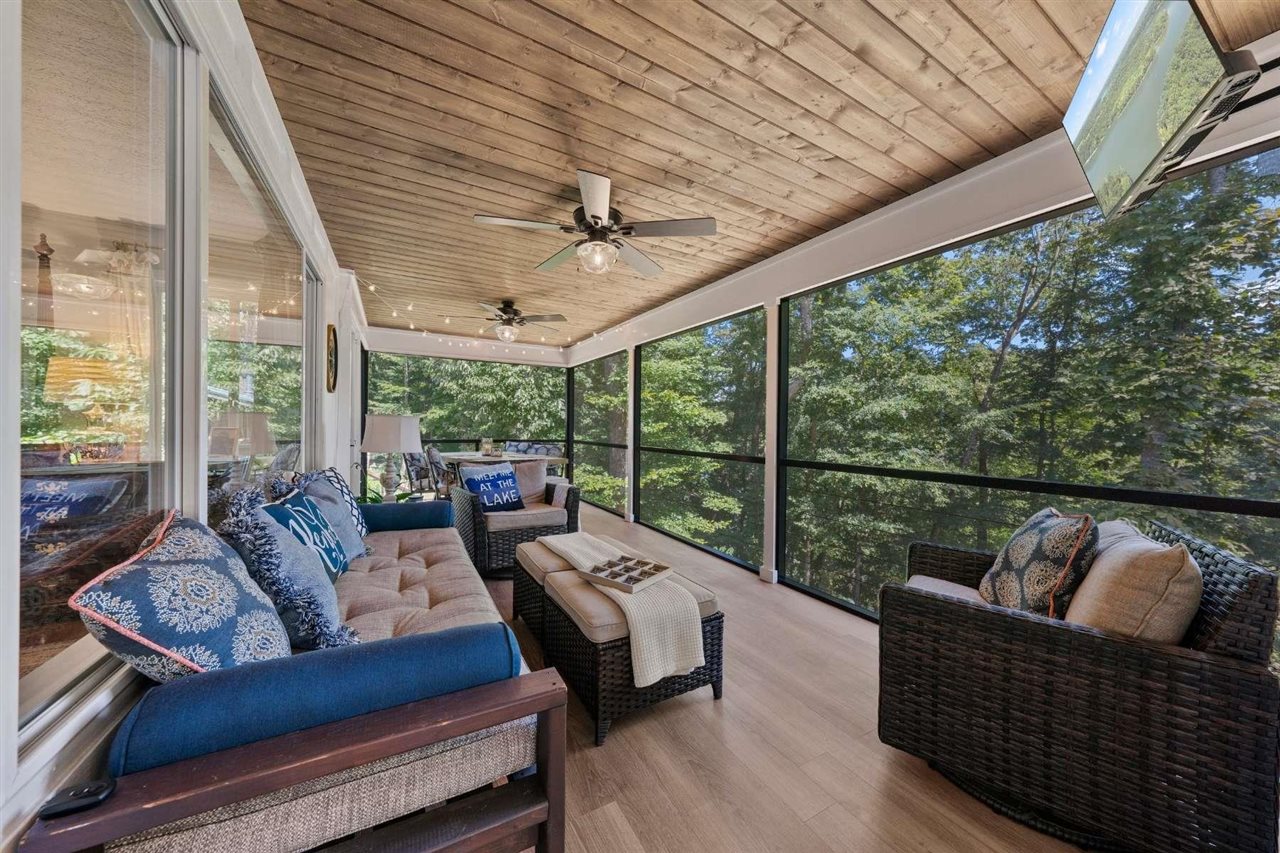 634 Settlers Point Road Property Photo 4