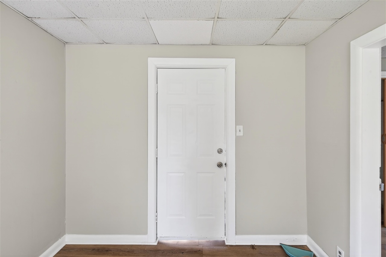 410 Bowen Avenue Property Photo 4