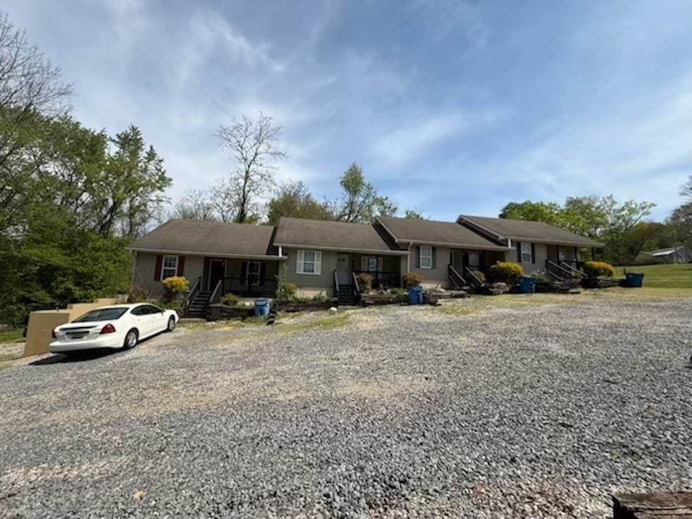 105 Lakeview Drive Property Photo 1