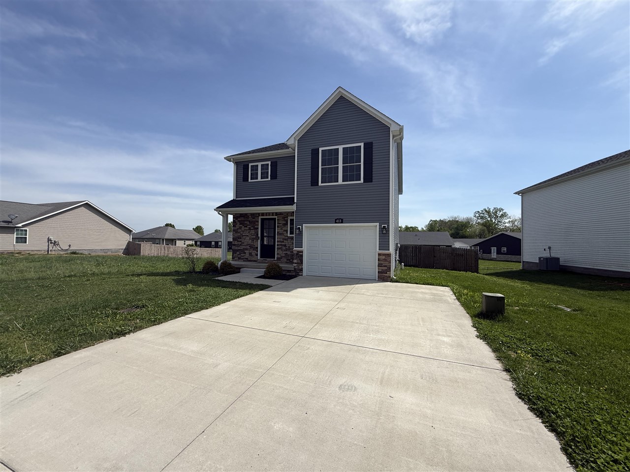 413 Sandy Circle Property Photo 1