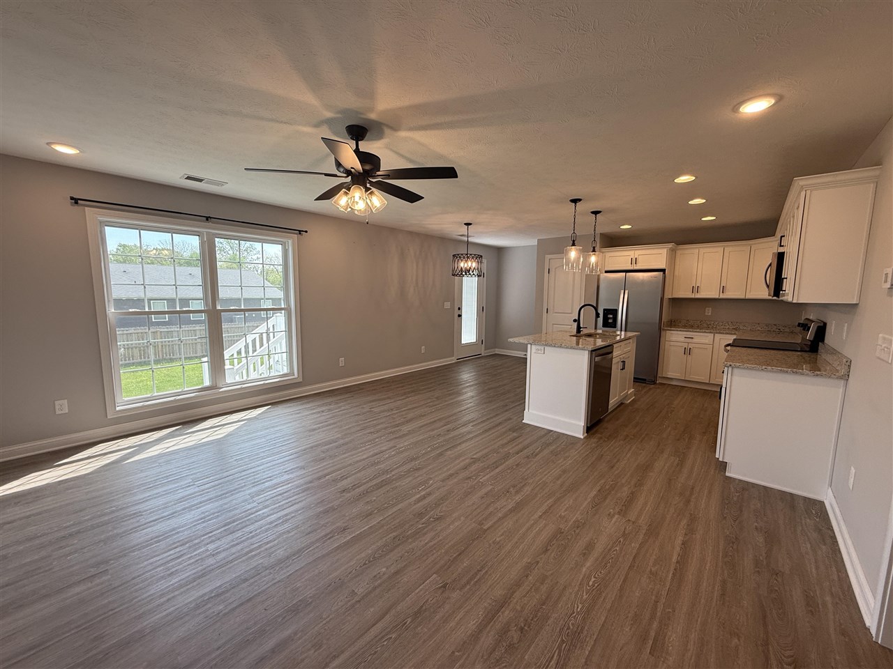 413 Sandy Circle Property Photo 6