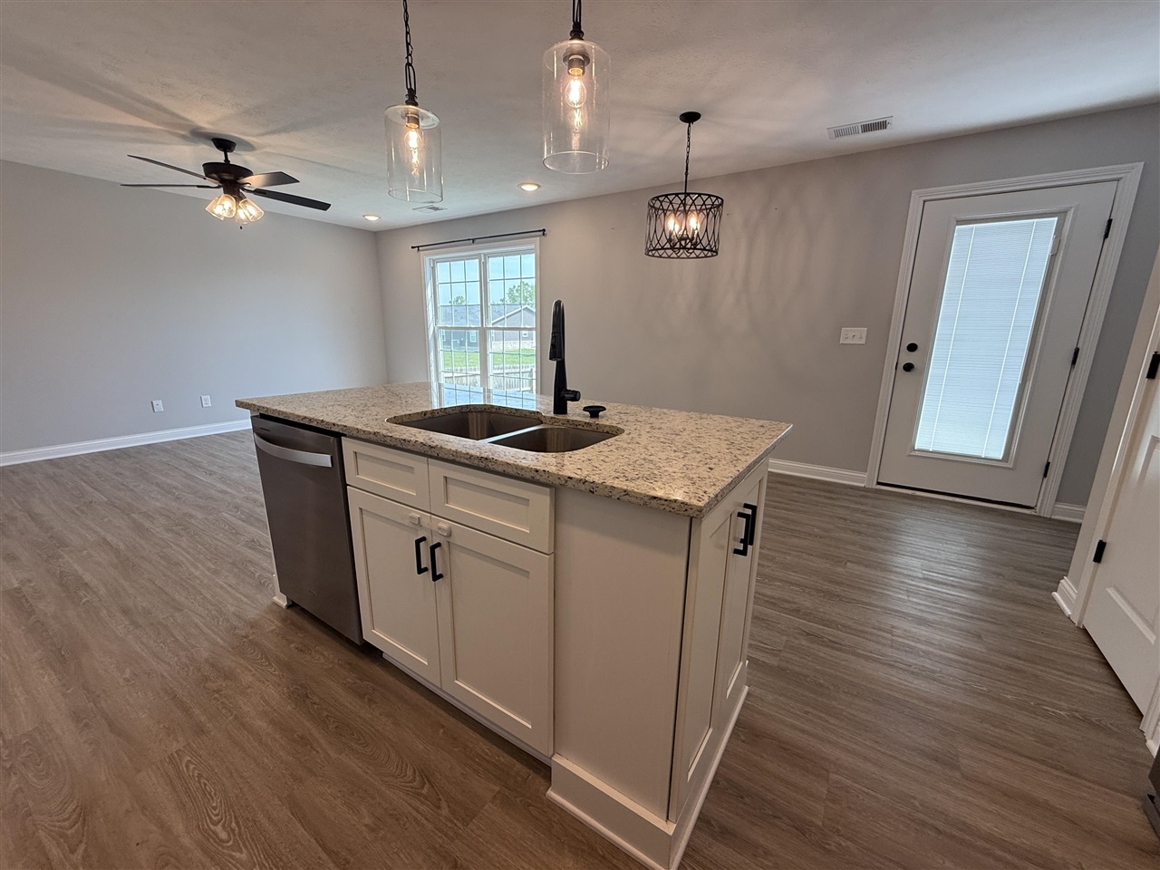 413 Sandy Circle Property Photo 8