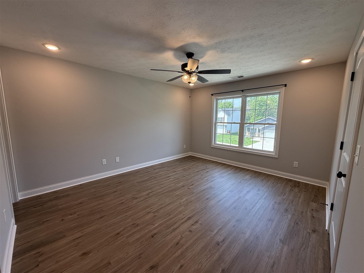 413 Sandy Circle Property Photo 24
