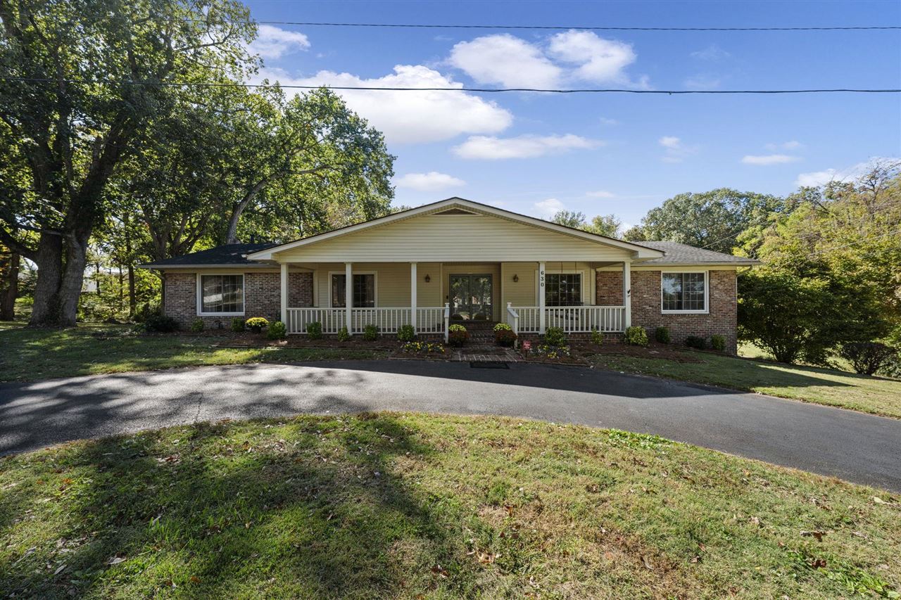 630 Oak Grove Way Property Photo 1