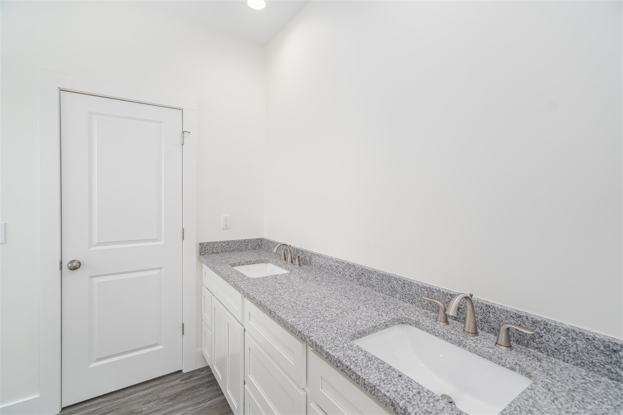 147 Greenbriar Lane Property Photo 17