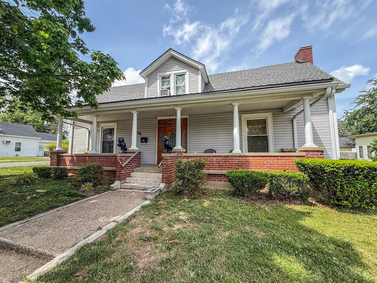 344 W Cedar Street Property Photo 1