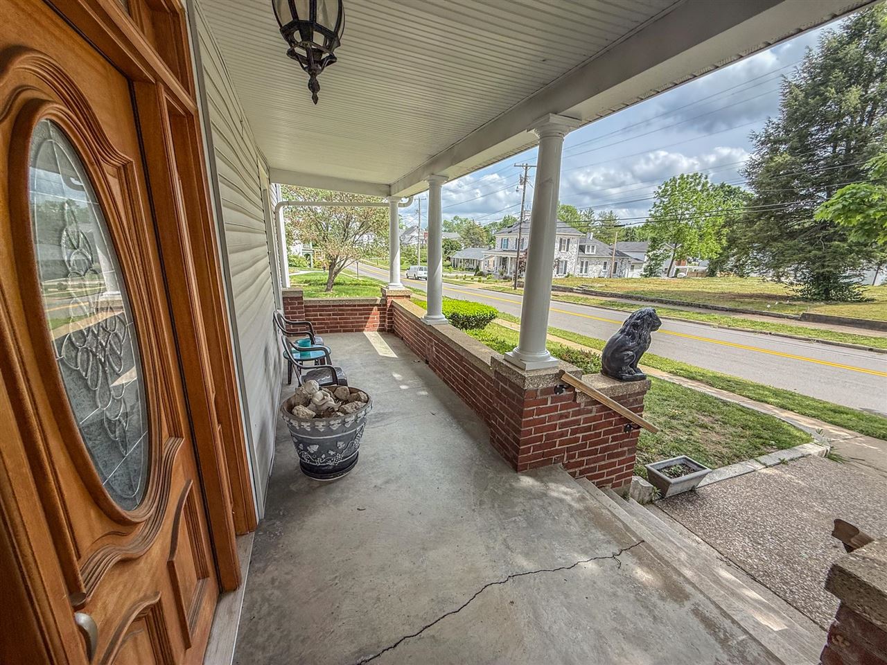 344 W Cedar Street Property Photo 4