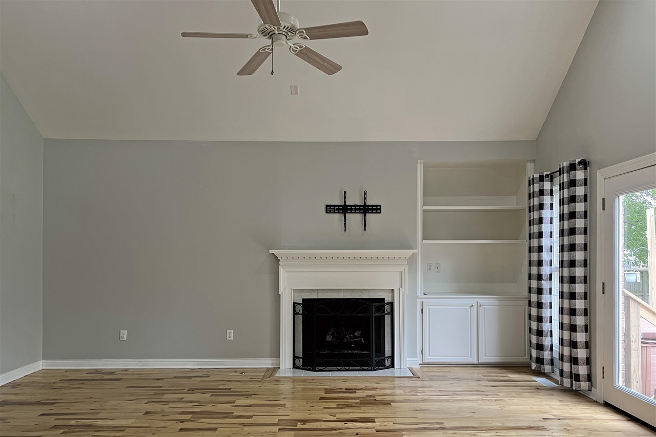 1002 Dogwood Drive Property Photo 5