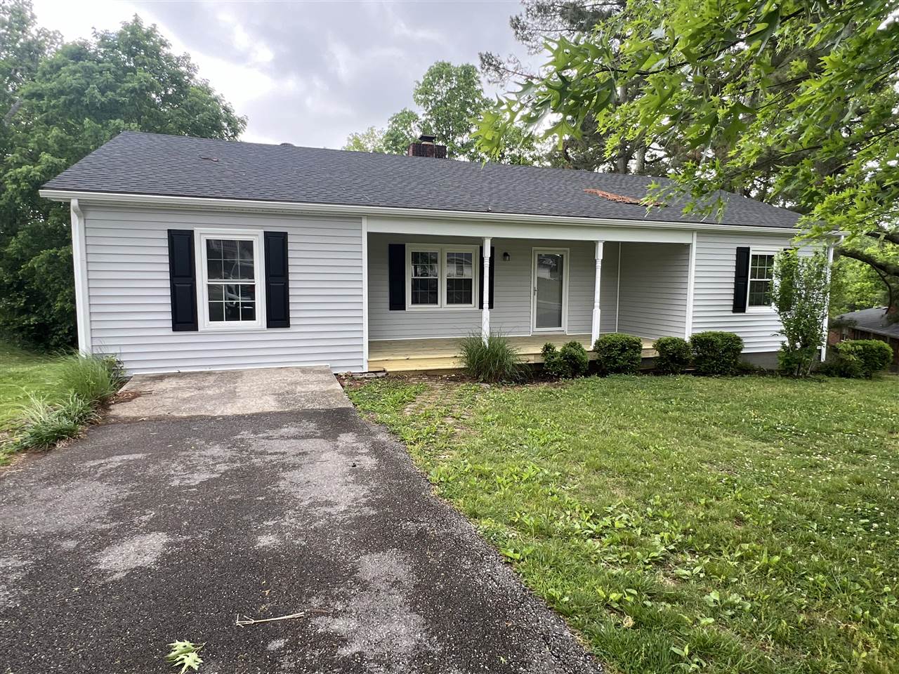 32 Hillview Drive Property Photo 1