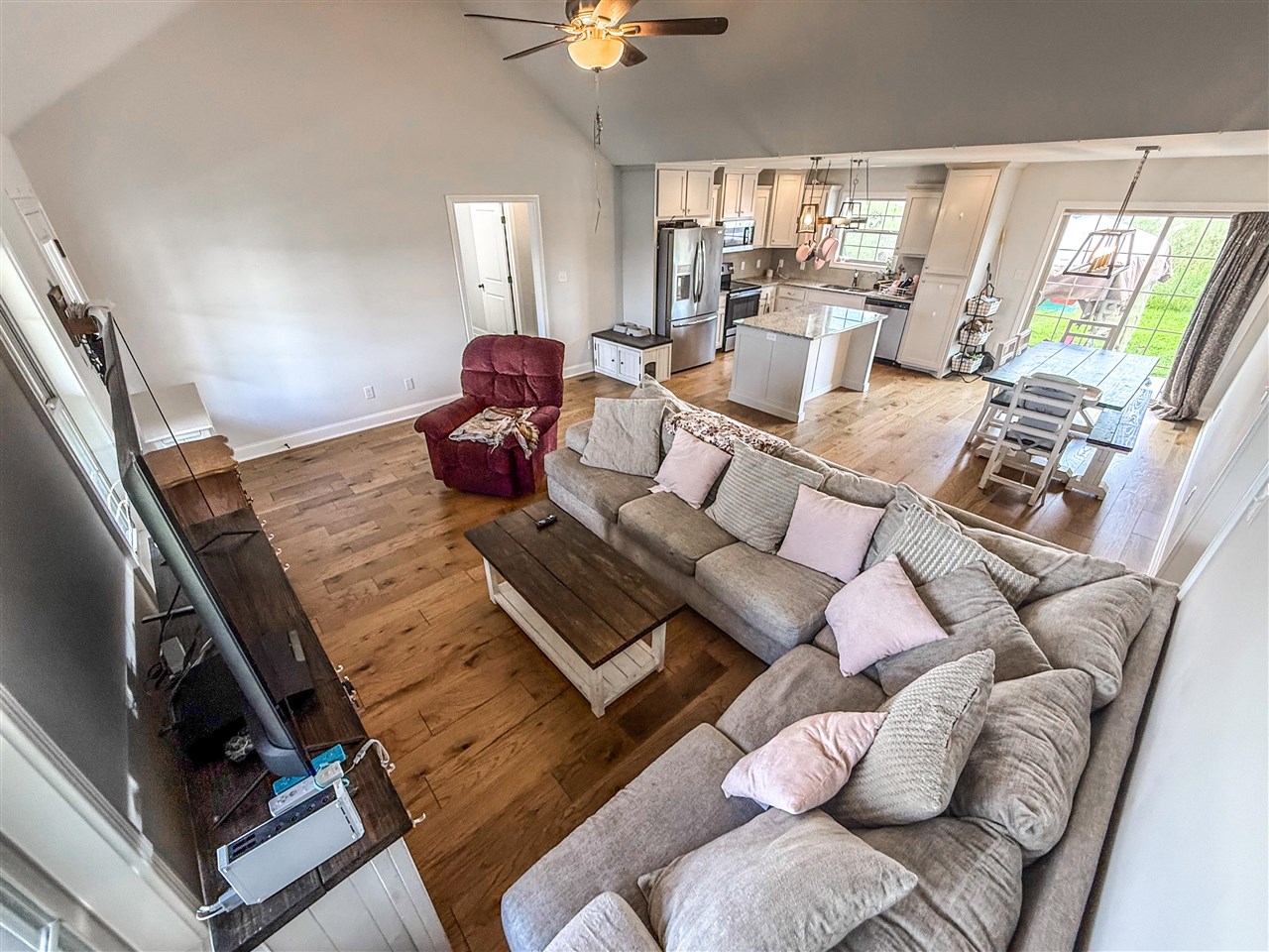 184 Greenbriar Lane Property Photo 8