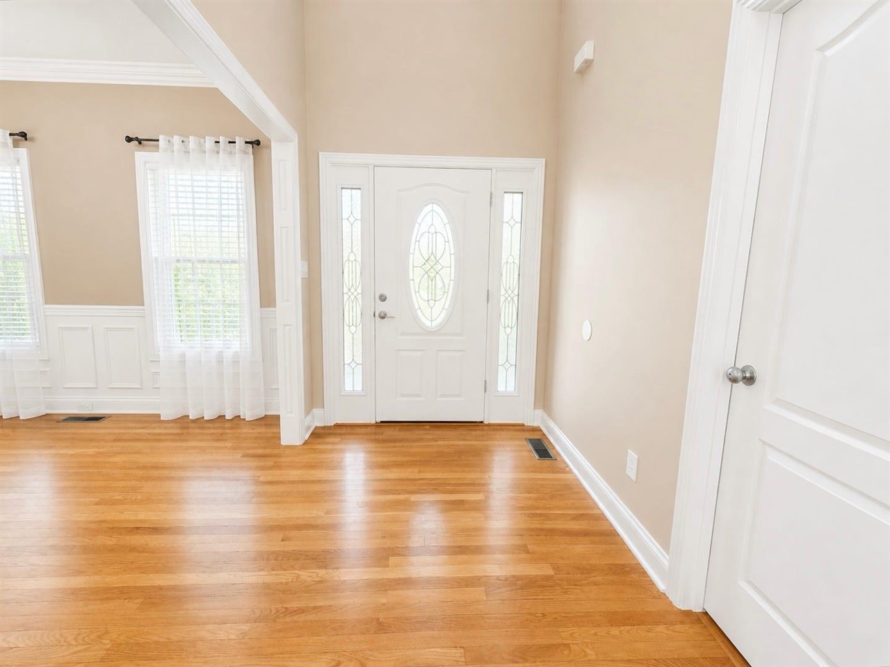 2536 Avondale Drive Property Photo 5