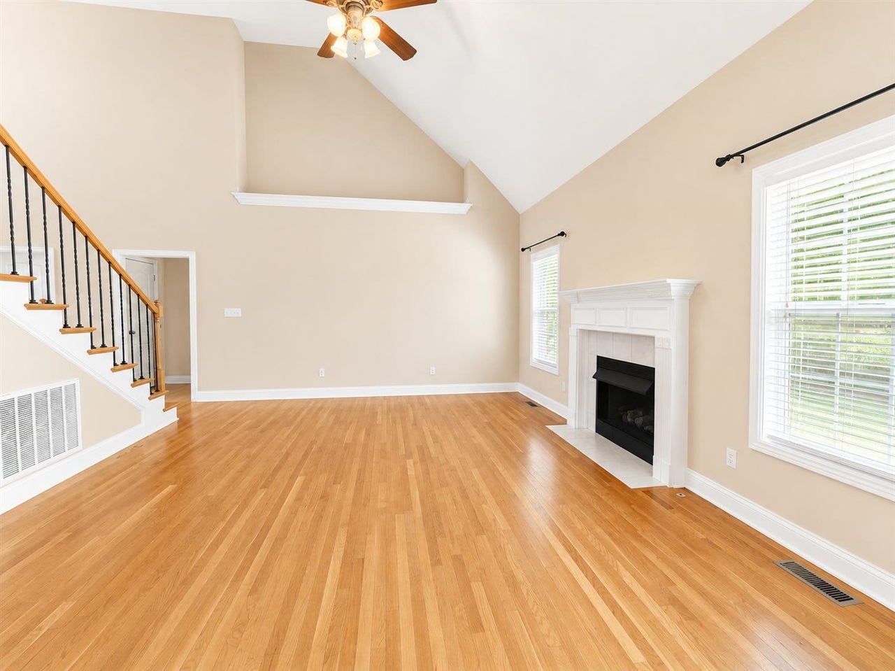 2536 Avondale Drive Property Photo 8