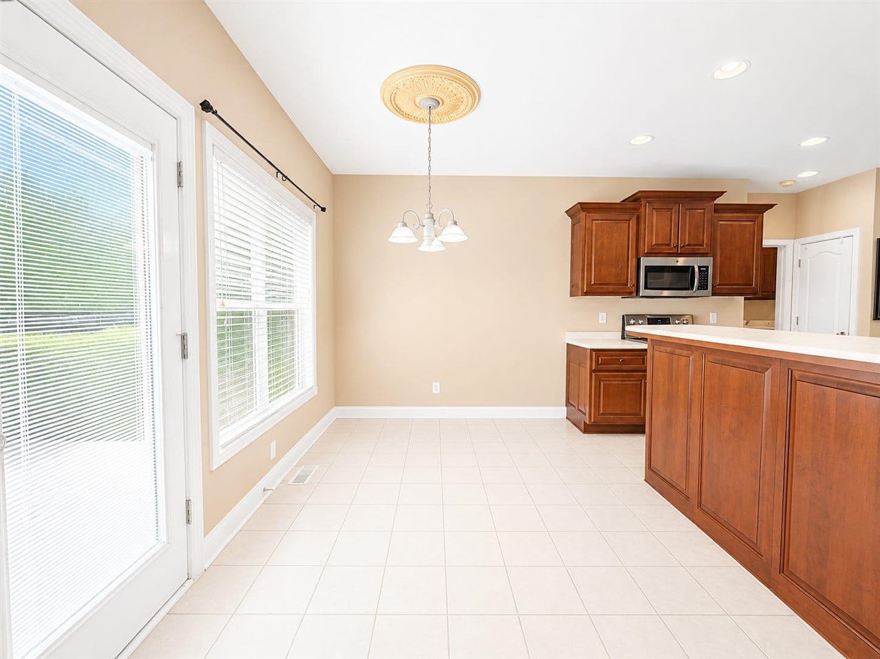 2536 Avondale Drive Property Photo 12