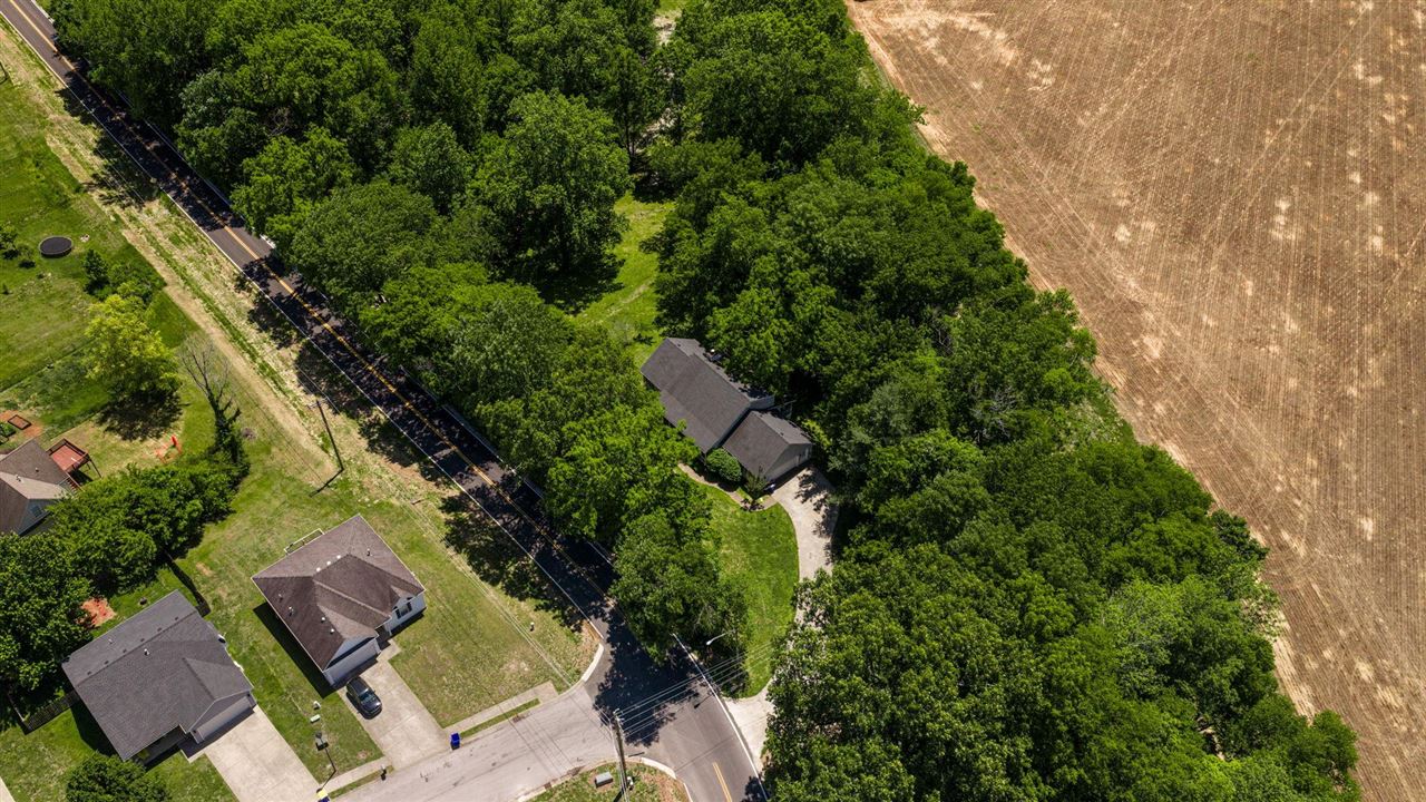 718 Old Porter Pike Property Photo 24