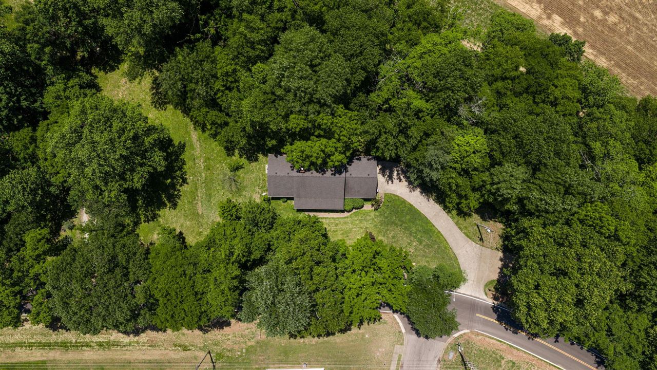 718 Old Porter Pike Property Photo 25