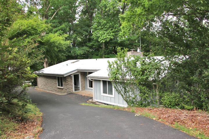 1018 Comanche Circle Property Photo 1