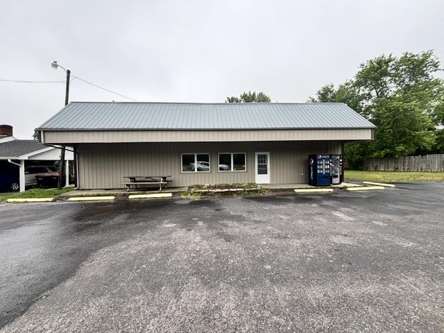 4821 Highway 70w Property Photo 1