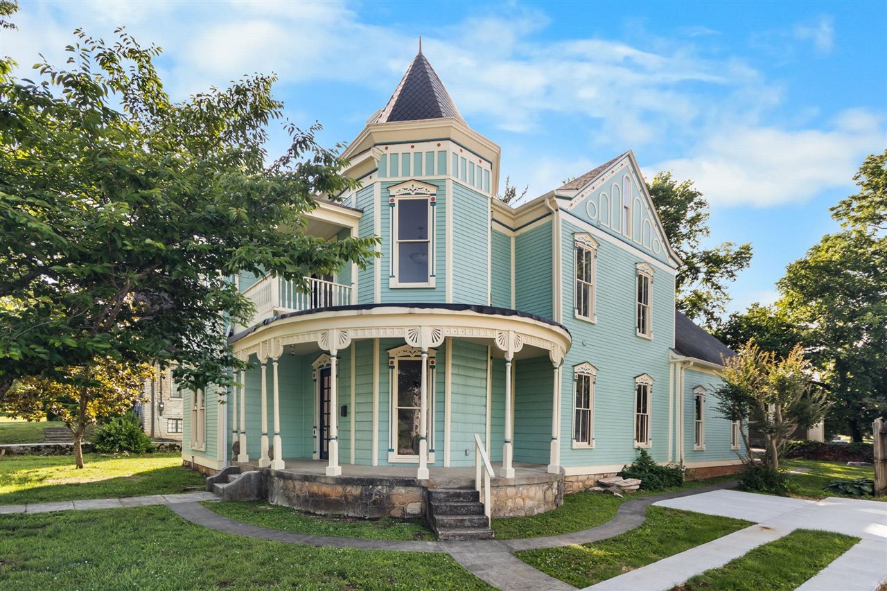 1327 State Street Property Photo 1